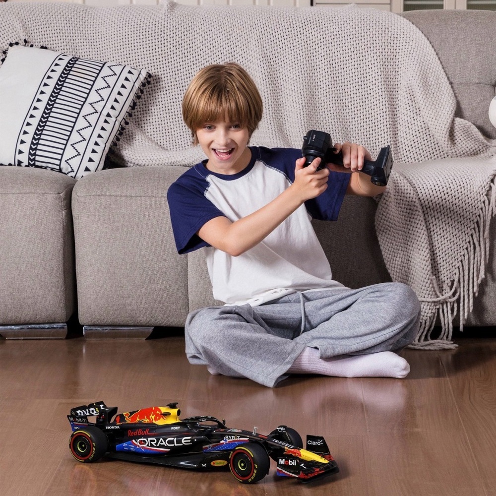 Red Bull Max Verstappen 1:10 Formula 1 Racing RC, 2 Speed R/C Motor 4 Racers - Picture 4 of 5